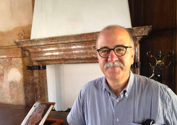 Saltrio, sindaco preso a pugni e gettato a terra: “Io aggredito per l’installazione di un’antenna 5G. Nessuno ci rispetta, ormai dilaga l’inciviltà” Saltrio, sindaco preso a pugni e gettato a terra: “Io aggredito per l’installazione di un’antenna 5G. Nessuno ci rispetta, ormai dilaga l’inciviltà”