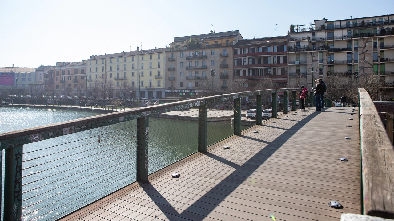 Il ponte Alexander Langer che collega viale D’Annunzio e viale Gorizia Il ponte Alexander Langer che collega viale D’Annunzio e viale Gorizia