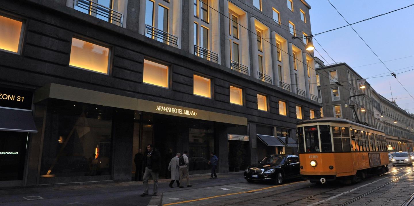 ruba orologio breguet da 250mila euro a turisti di dubai ospiti all armani hotel arrestato dalla polizia
