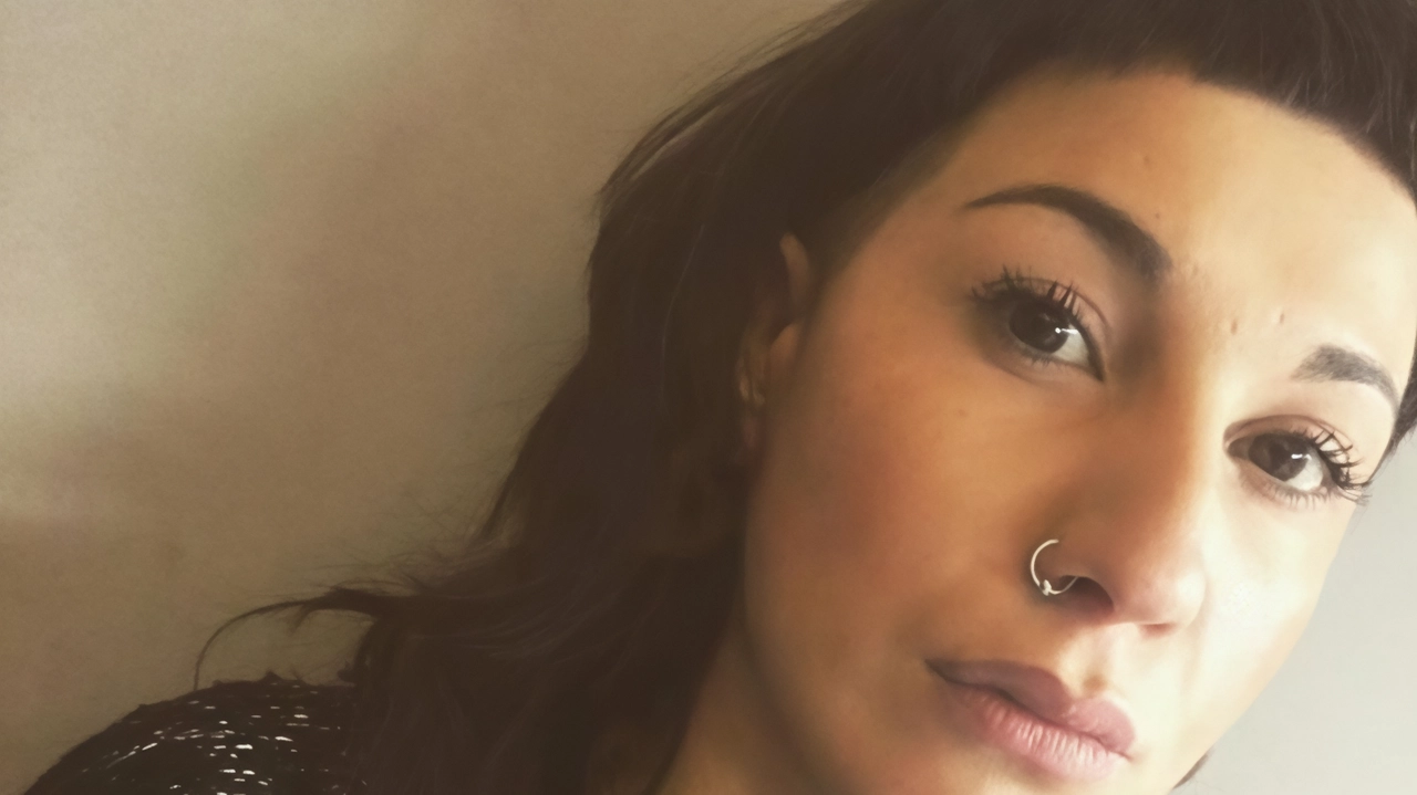 Si chiamava Evelyne Salimusaj (nella foto), è morta a 30 anni uccisa da un’auto pirata. È successo a Malaga, città... Si chiamava Evelyne Salimusaj (nella foto), è morta a 30 anni uccisa da un’auto pirata. È successo a Malaga, città...