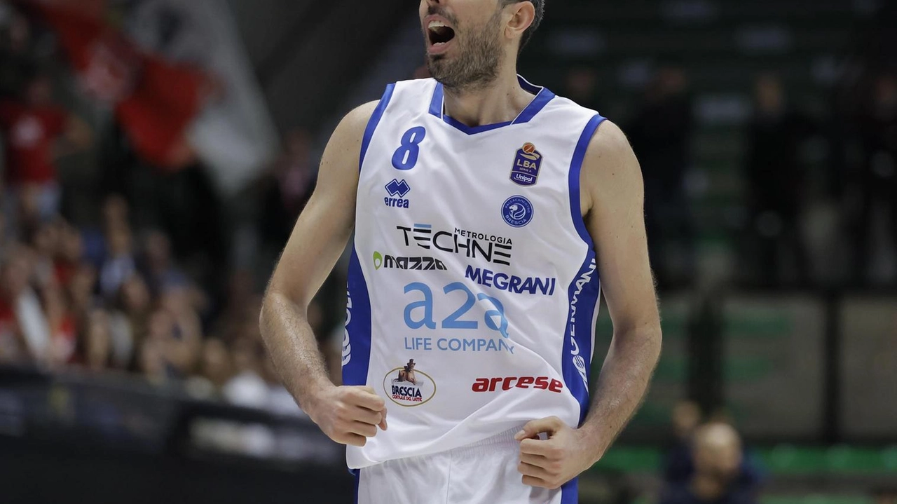 Amedeo Della Valle è arrivato a Brescia il 23 giugno 2021 dai montenegrini del Buducnost Vanta 77 presenze con la maglia della Nazionale Amedeo Della Valle è arrivato a Brescia il 23 giugno 2021 dai montenegrini del Buducnost Vanta 77 presenze con la maglia della Nazionale