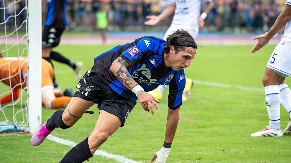 L’esultanza di Andrea Delcarro, 32 anni, dopo la rete che ha portato in vantaggio il Renate contro la quotatissima Union Brescia (foto Peruzzetto) L’esultanza di Andrea Delcarro, 32 anni, dopo la rete che ha portato in vantaggio il Renate contro la quotatissima Union Brescia (foto Peruzzetto)
