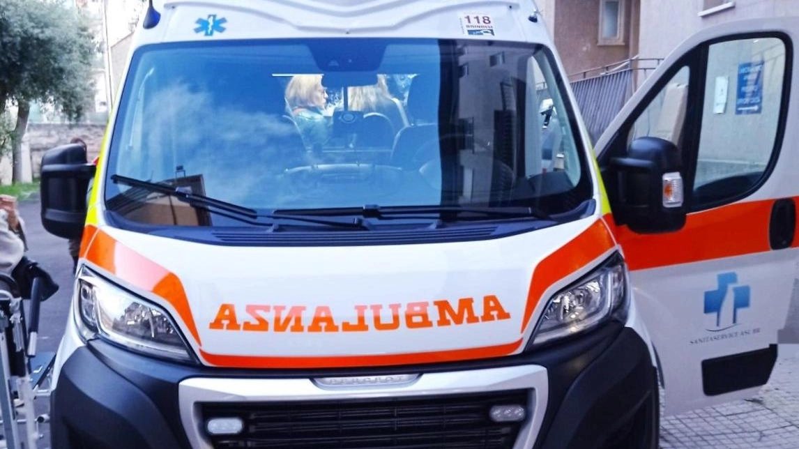 Sul posto automedica, ambulanza e carabinieri (foto di archivio)