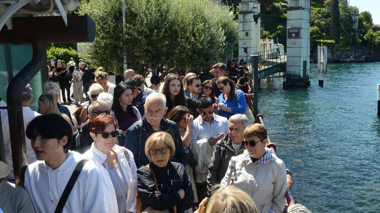 Turisti sul Lario L’incremento è stato alimentato anche dalla crescita dell’offerta ricettiva nel capoluogo sia nei Comuni della provincia di Lecco Turisti sul Lario L’incremento è stato alimentato anche dalla crescita dell’offerta ricettiva nel capoluogo sia nei Comuni della provincia di Lecco