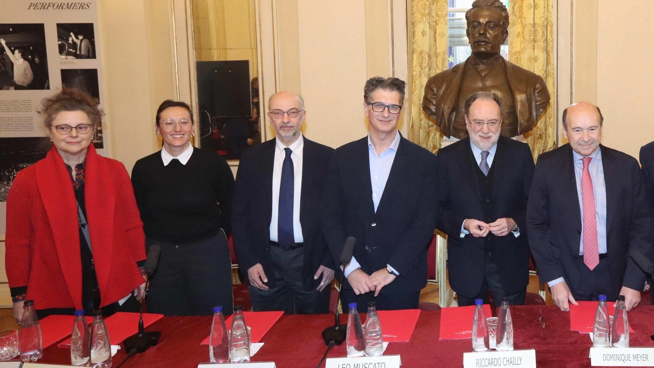 Federica Parolini (seconda da sinistra) alla presentazione de “La forza del destino“ Federica Parolini (seconda da sinistra) alla presentazione de “La forza del destino“