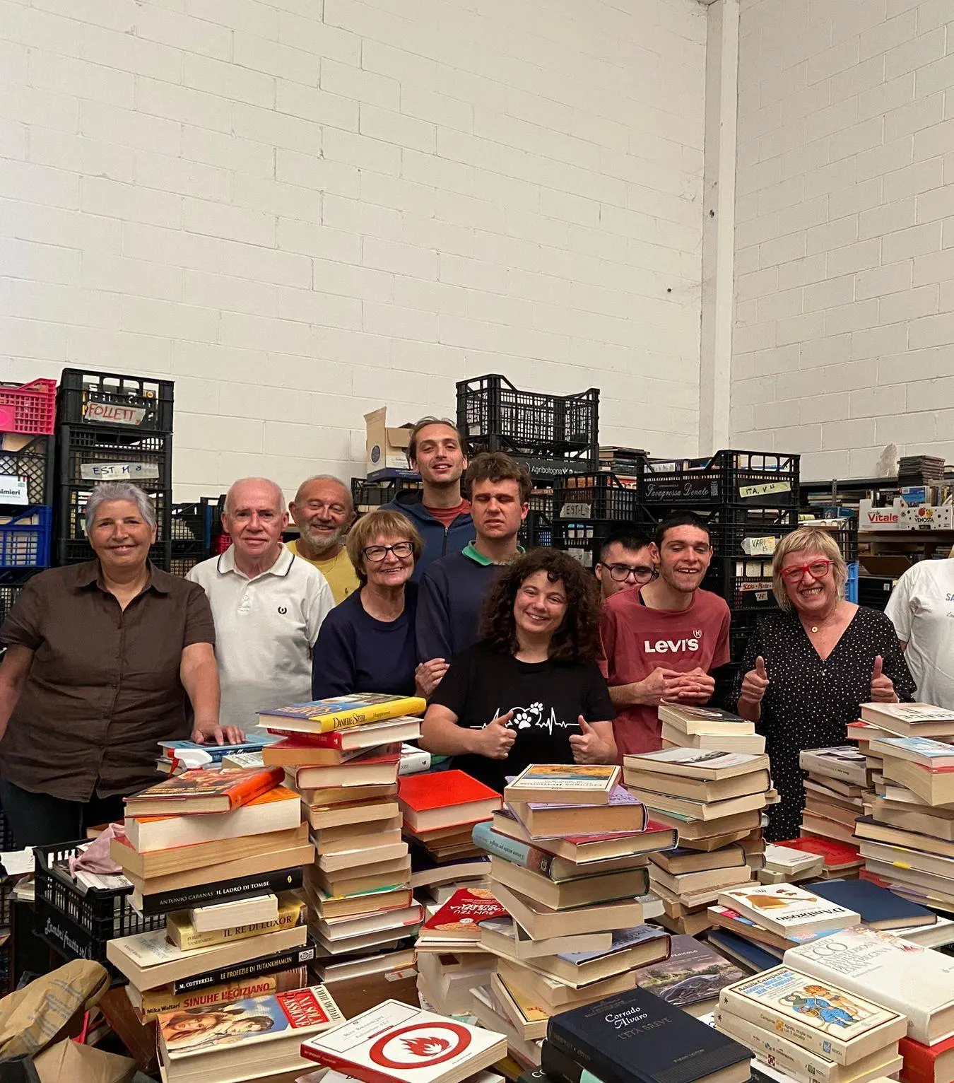 Centro storico. Vendita di libri “per amore“