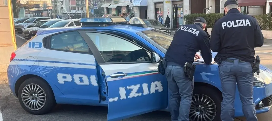 Hashish, denaro e un coltello nascosto sotto ai vestiti: 22enne denunciato a Gallarate