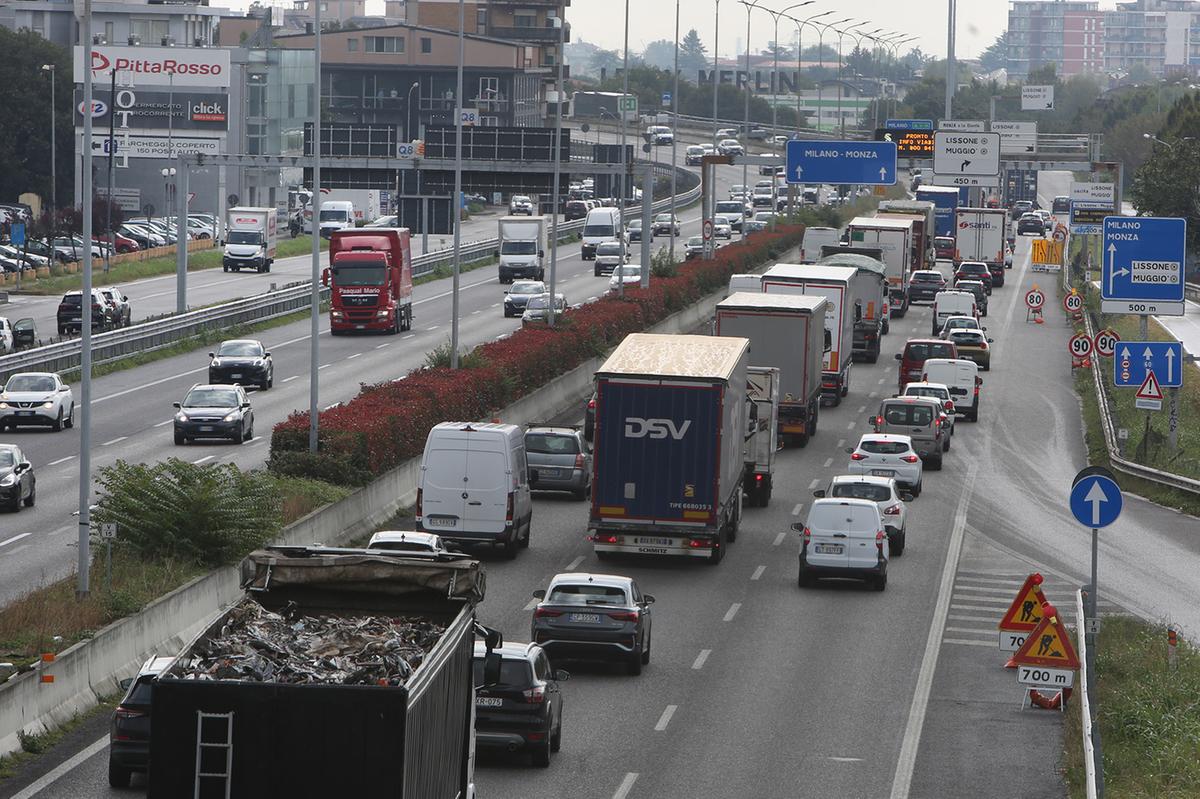 controesodo e ritorno a milano tra code e rallentamenti ecco quali sono i punti pi249 a rischio e la situazione attuale