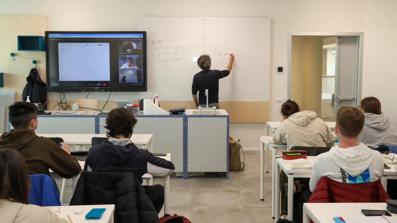 Attimi di apprensione alla scuola media di Albiate Attimi di apprensione alla scuola media di Albiate