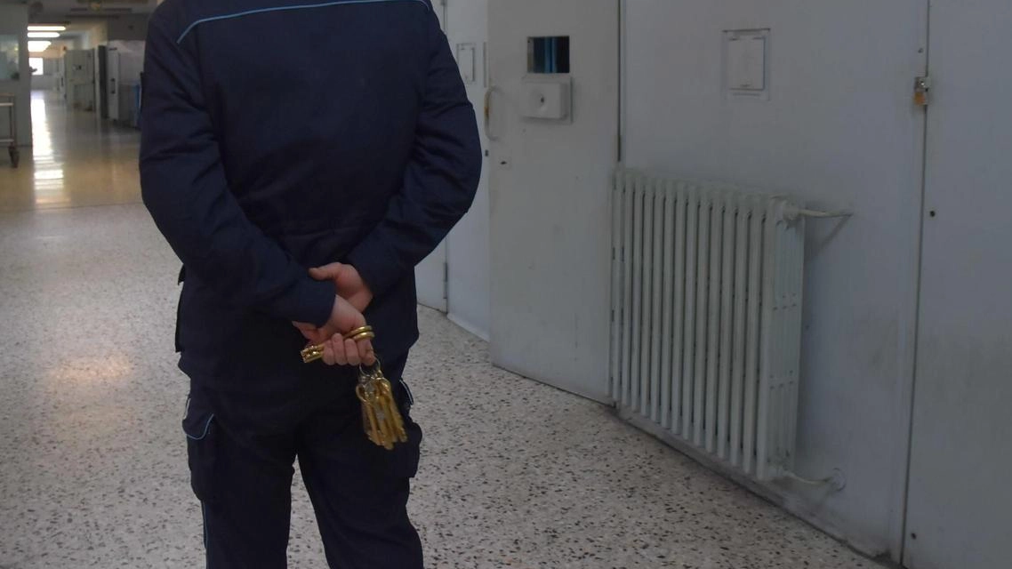Agente aggredito nel carcere pavese di Torre del Gallo. Il violento episodio, avvenuto sabato, è stato reso noto ieri dall’Osapp...