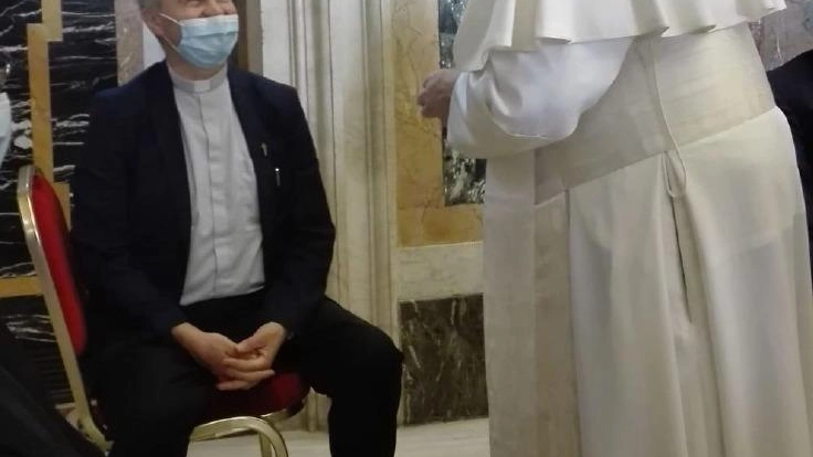 Don Natale Grassi Scalvini al cospetto del Santo Padre dopo il Covid «Vedo che hai recuperato bene» mi disse