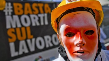 Sicurezza sul lavoro in Lombardia, 7 aziende su 10 sono irregolari. E in un anno 184 casi di caporalato
