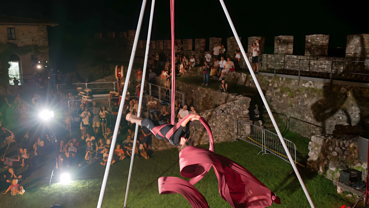 Lonato in Festival alla 12esima edizione conferma le sue peculiarità culturali e artistiche Lonato in Festival alla 12esima edizione conferma le sue peculiarità culturali e artistiche