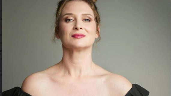 Mangione oggi e domani al Teatro Filodrammatici con un monologo: "Il duo con Gianmarco? Una benedizione, ma è il momento di cambiare. In futuro mi vedo al cinema, eroina delle commedie romantiche". Mangione oggi e domani al Teatro Filodrammatici con un monologo: "Il duo con Gianmarco? Una benedizione, ma è il momento di cambiare. In futuro mi vedo al cinema, eroina delle commedie romantiche".