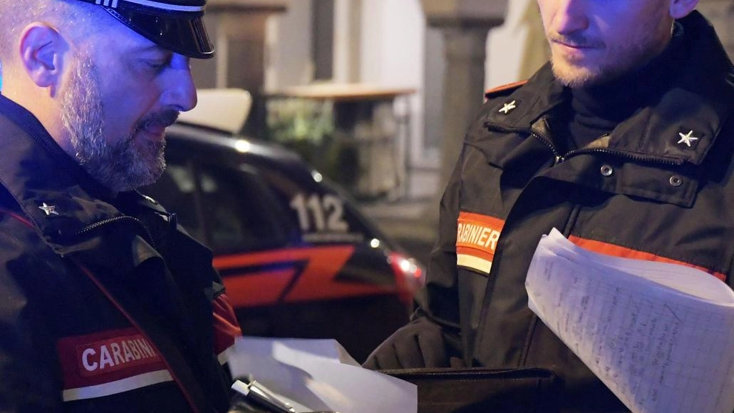 La notte del 23 febbraio il trentaseienne era uscito da “La Ciocco“ per calmare il branco che infastidiva gli avventori Poi calci e pugni nonché il colpo al viso sferrato con un bicchiere di vetro La notte del 23 febbraio il trentaseienne era uscito da “La Ciocco“ per calmare il branco che infastidiva gli avventori Poi calci e pugni nonché il colpo al viso sferrato con un bicchiere di vetro
