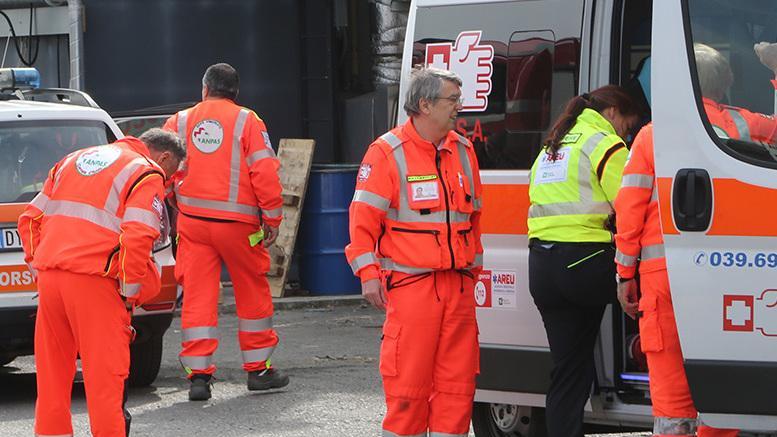 Infortunio sul lavoro. Operaia in ospedale Infortunio sul lavoro. Operaia in ospedale