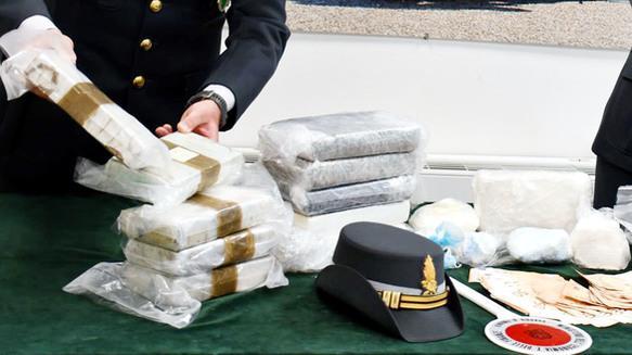 Arrestato corriere della droga. Sequestrati 24 chili di cocaina Arrestato corriere della droga. Sequestrati 24 chili di cocaina