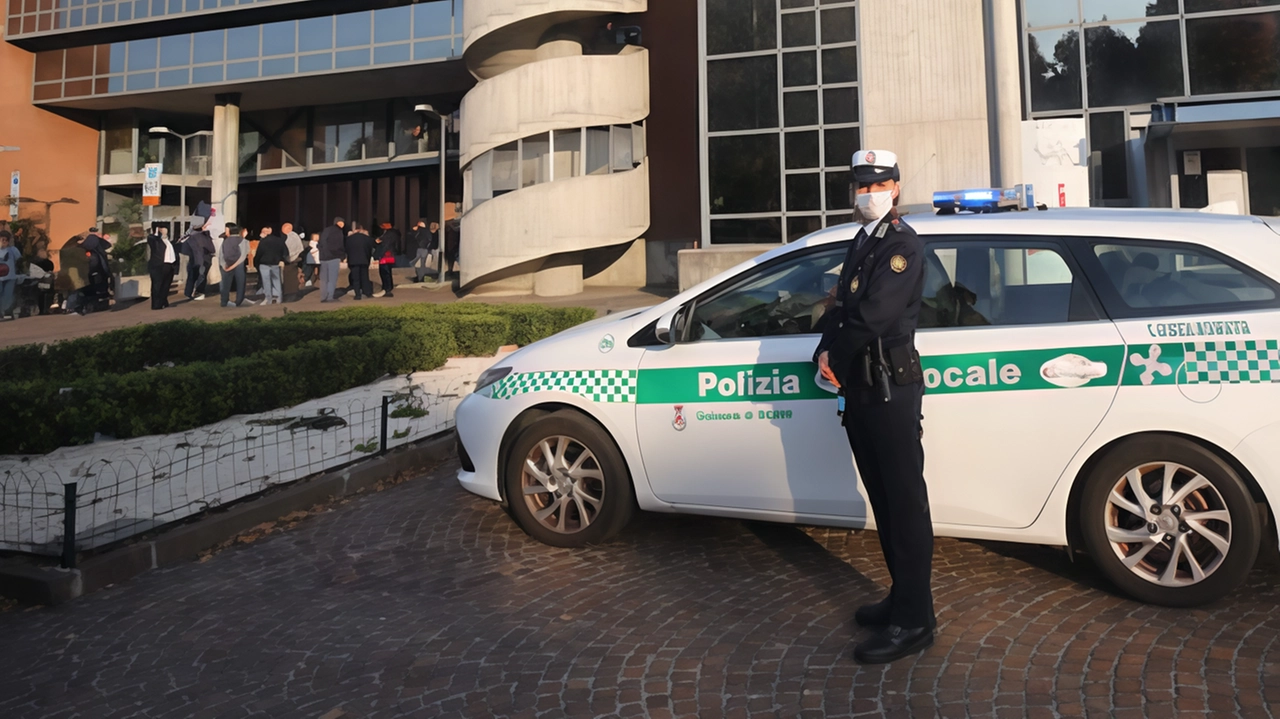 La polizia locale di Desio si prepara all’intelligenza artificiale e intanto si rinforza con dispositivi di auto-difesa La polizia locale di Desio si prepara all’intelligenza artificiale e intanto si rinforza con dispositivi di auto-difesa