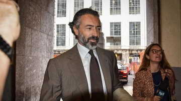Abito grigio e viso tirato: Manfredi Catella davanti al Riesame per riottenere la libertà