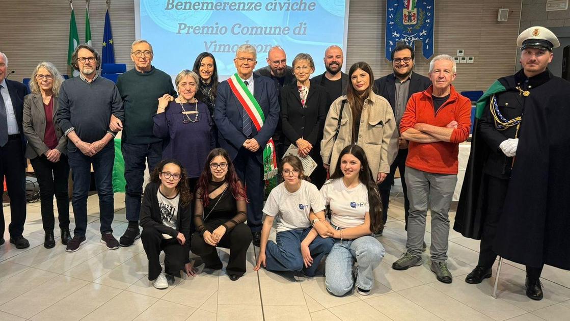 Vimodrone, il gala. Premi ai cittadini paladini del bene Vimodrone, il gala. Premi ai cittadini paladini del bene
