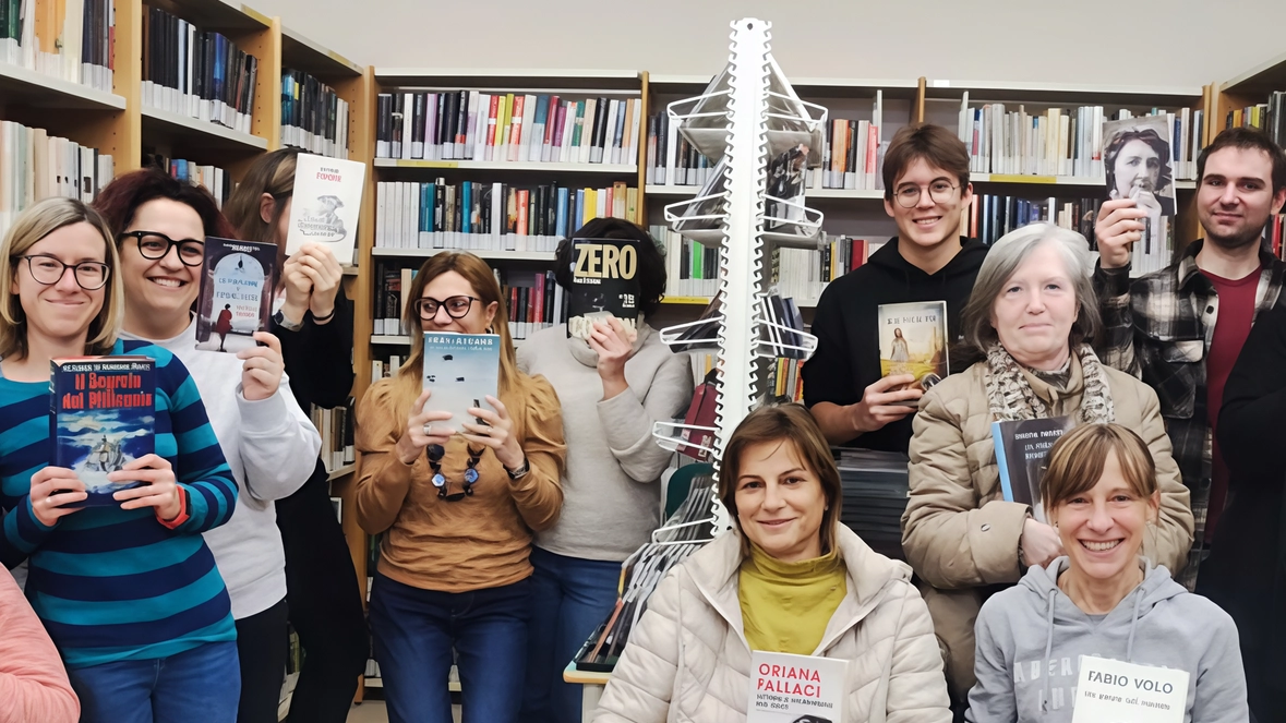 Una scultura a forma di albero come promemoria alle politiche culturali del Comune di Bellusco. Una scultura a forma di albero come promemoria alle politiche culturali del Comune di Bellusco.