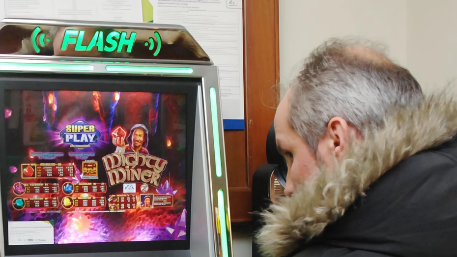 Dopo l’alcol, stretta sulle slot machine Dopo l’alcol, stretta sulle slot machine