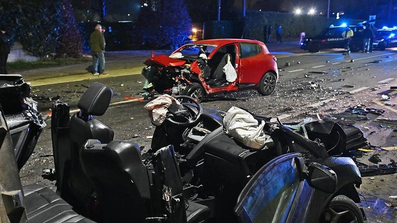 Ha chiesto di patteggiare 4 anni di reclusione, per la morte di Simone Negri, avvenuta la sera del 17 dicembre... Ha chiesto di patteggiare 4 anni di reclusione, per la morte di Simone Negri, avvenuta la sera del 17 dicembre...