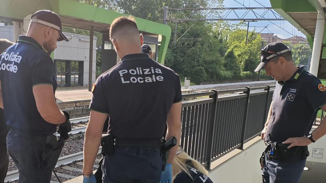 Cani antidroga in campo di notte. Il primo bilancio: 15 denunciati Cani antidroga in campo di notte. Il primo bilancio: 15 denunciati
