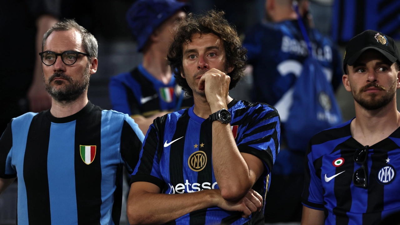 La delusione dei tifosi interisti La delusione dei tifosi interisti