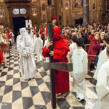 Venerdì Santo, le processioni in Lombardia: da Gesù col saio rosso a Vertova alle otto croci di Gromo