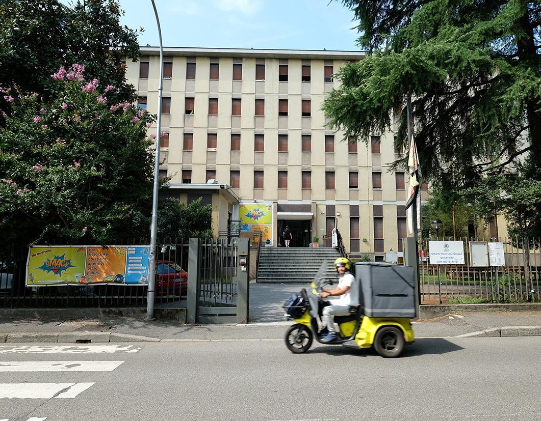 Il centro sociale di via Tazzoli. Tutte le camere con bagno. Stop alle barriere architettoniche