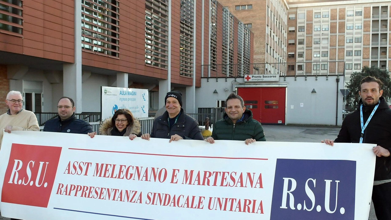 Il consigliere regionale dei Cinque Stelle Nicola Di Marco: «Mancano all’appello 228 figure professionali tra medici, infermieri e operatori socio-sanitari» Il consigliere regionale dei Cinque Stelle Nicola Di Marco: «Mancano all’appello 228 figure professionali tra medici, infermieri e operatori socio-sanitari»