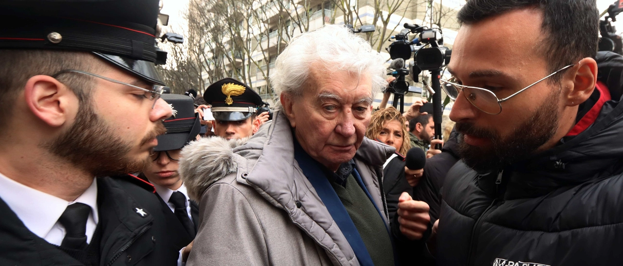 La caccia al Dna per incastrare Sempio e l’incubo fruttolo: “Inquirenti sleali, possono fare di tutto. Perché nel 2017 nessuno si oppose all’archiviazione?”