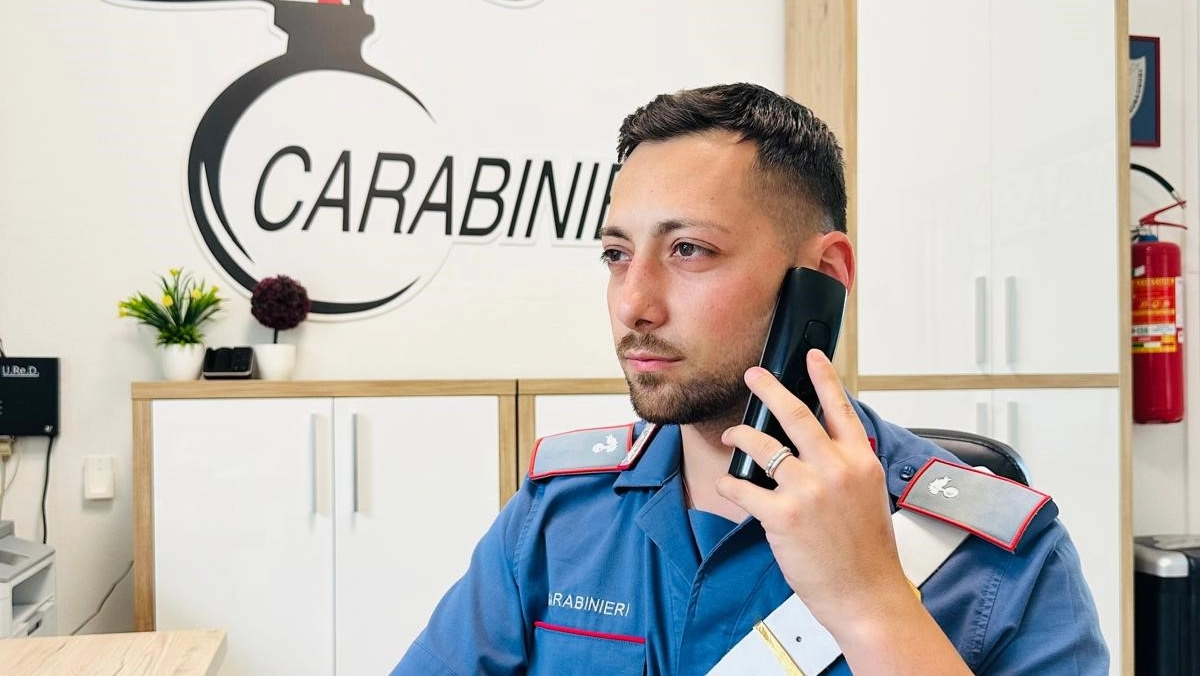 L'intervento dei veri carabinieri ha sventato la truffa del finto carabiniere L'intervento dei veri carabinieri ha sventato la truffa del finto carabiniere