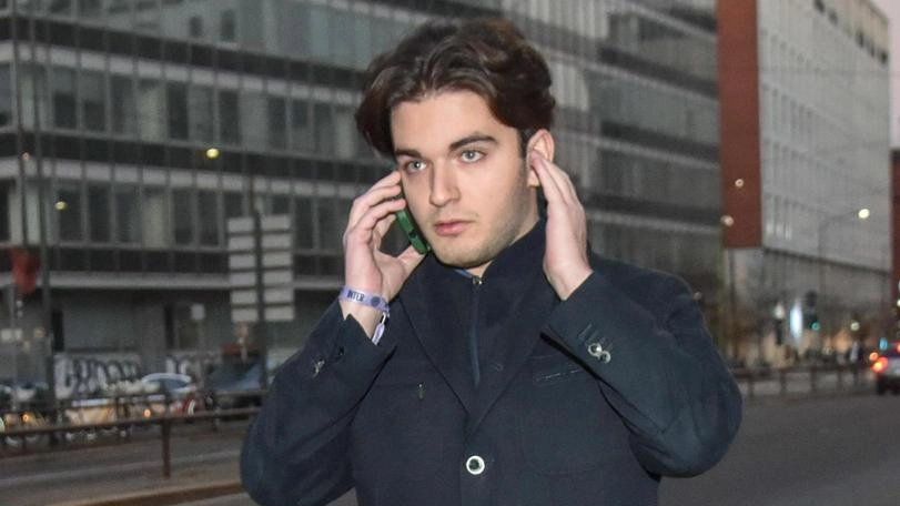 Rischiano di finire a processo con l’accusa di "diffusione illecita di immagini o video sessualmente espliciti", cioè "revenge porn",... Rischiano di finire a processo con l’accusa di "diffusione illecita di immagini o video sessualmente espliciti", cioè "revenge porn",...