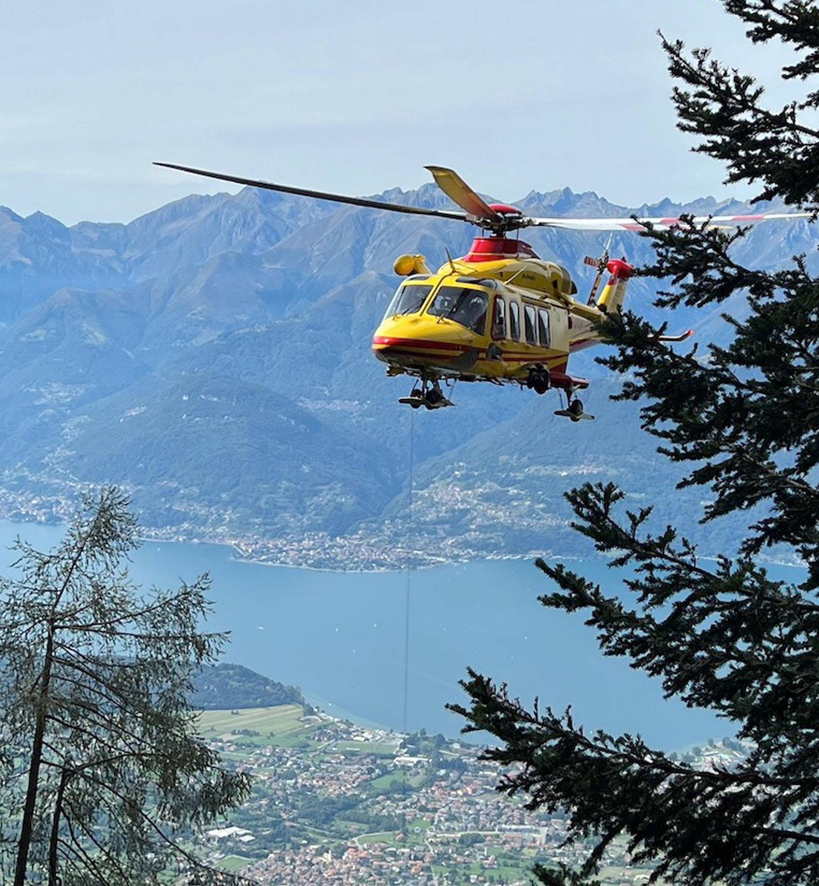 Valsassina, precipita mentre cerca funghi: morto 55enne, il corpo trovato dagli amici