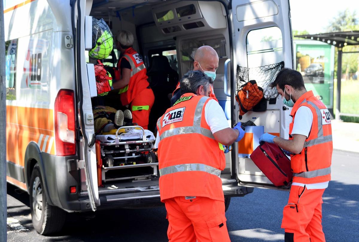 Voghera, motociclista 21enne caduto sulla tangenziale: è gravissimo