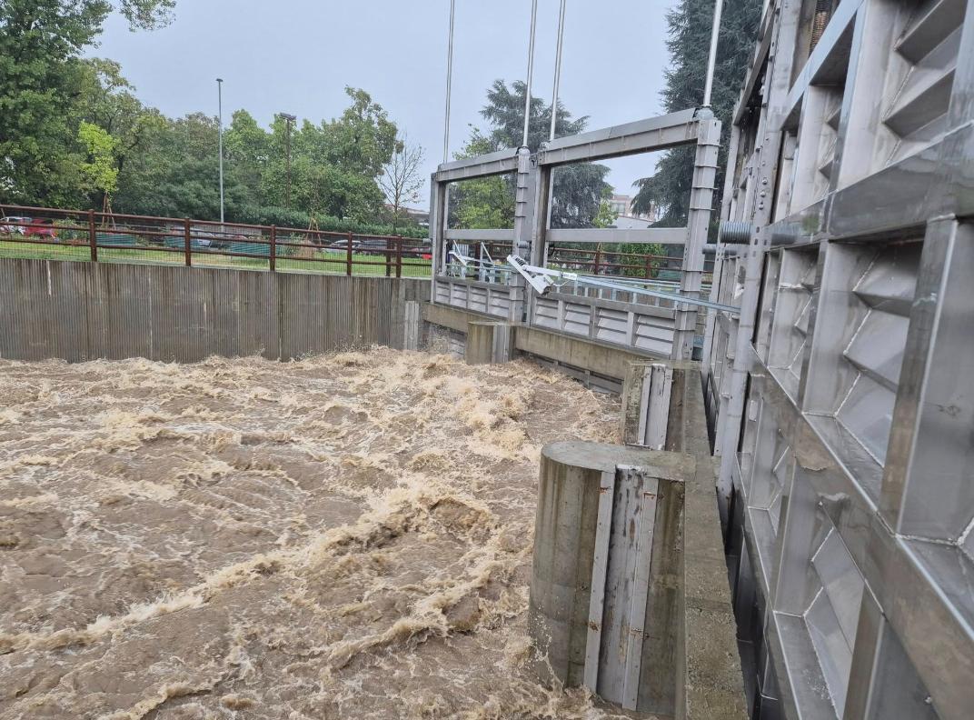 Il Seveso esonda a Milano: la vasca di laminazione questa volta non basta