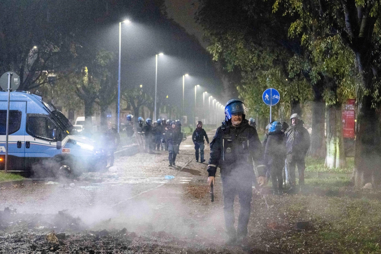 La serata di proteste in Corvetto per la morte di Ramy Elgaml
