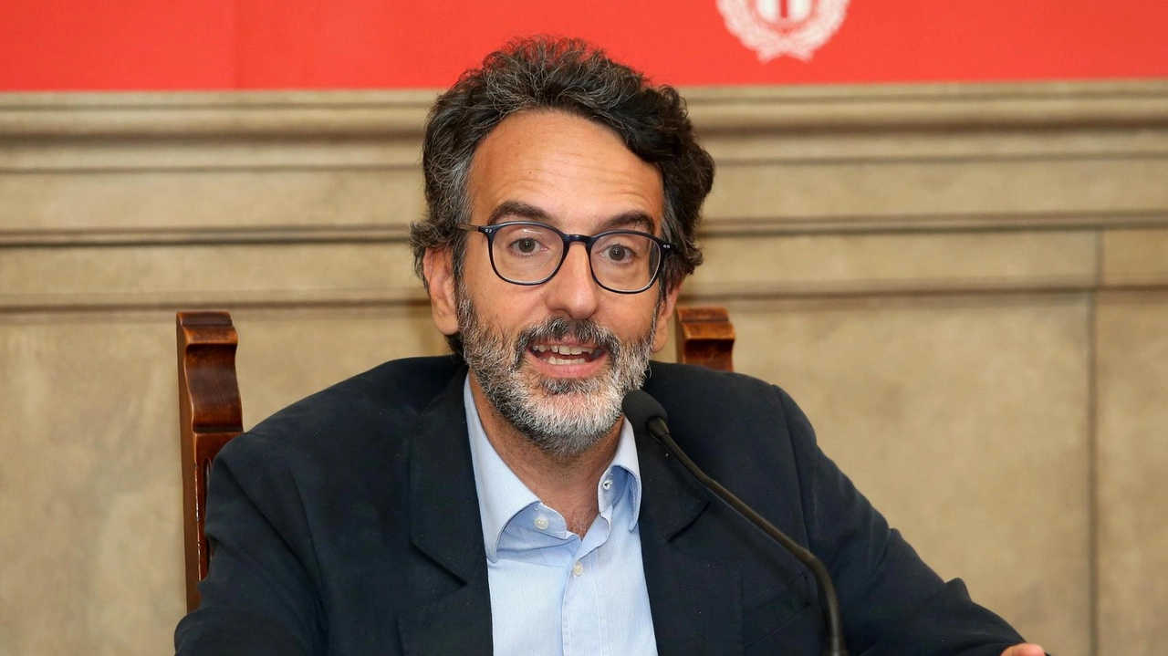 A sinistra, l’assessore comunale al Welfare e alla Salute Lamberto Bertolè A sinistra, l’assessore comunale al Welfare e alla Salute Lamberto Bertolè