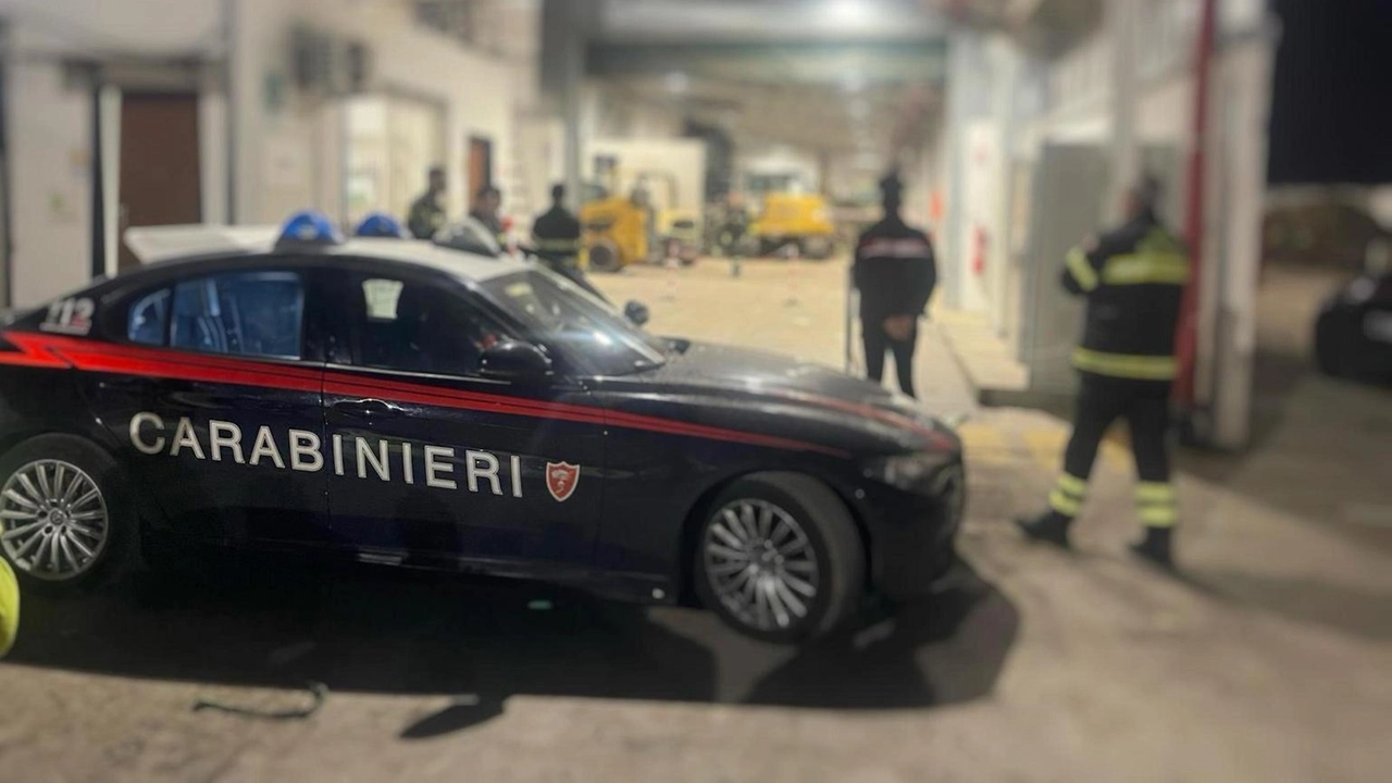 Stradella, braccio incastrato nel nastro trasportatore: 26enne ricoverata in ospedale