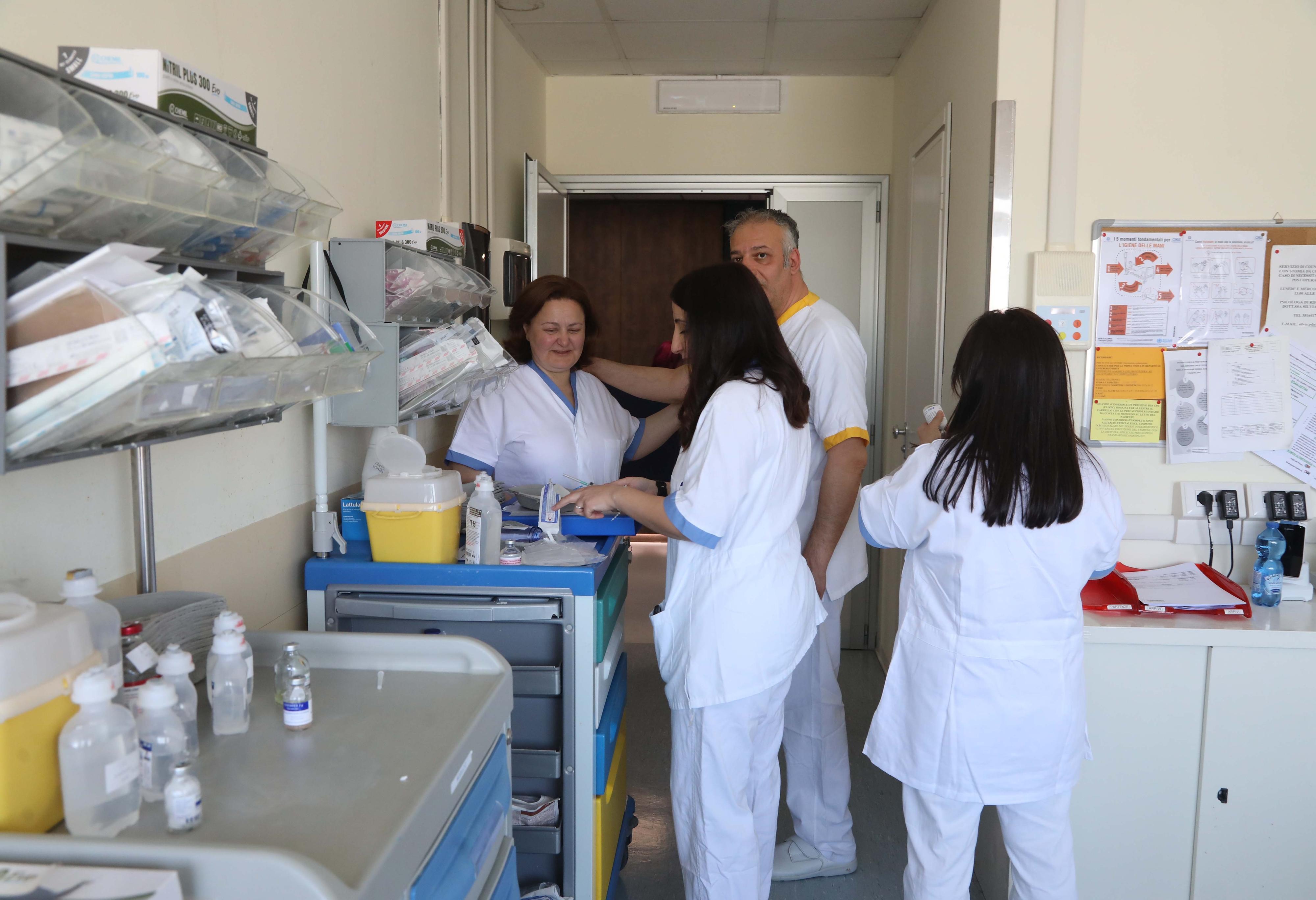 A Lonate Pozzolo la sanità alla portata di tutti: apre l’ambulatorio che garantisce medici di livello e cure più accessibili A Lonate Pozzolo la sanità alla portata di tutti: apre l’ambulatorio che garantisce medici di livello e cure più accessibili