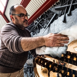 Benvenuti nel mondo di Pomodoro. Un laboratorio infinito in via Vigevano per trasmettere l’arte alle nuove generazioni