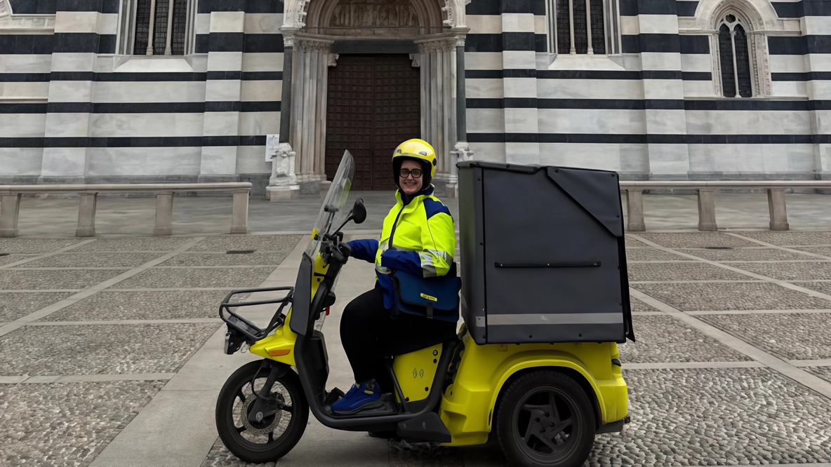 Le Poste e la scelta di Serena. Assunti altri 25 portalettere: "Io, qui apposta dalla Sicilia"