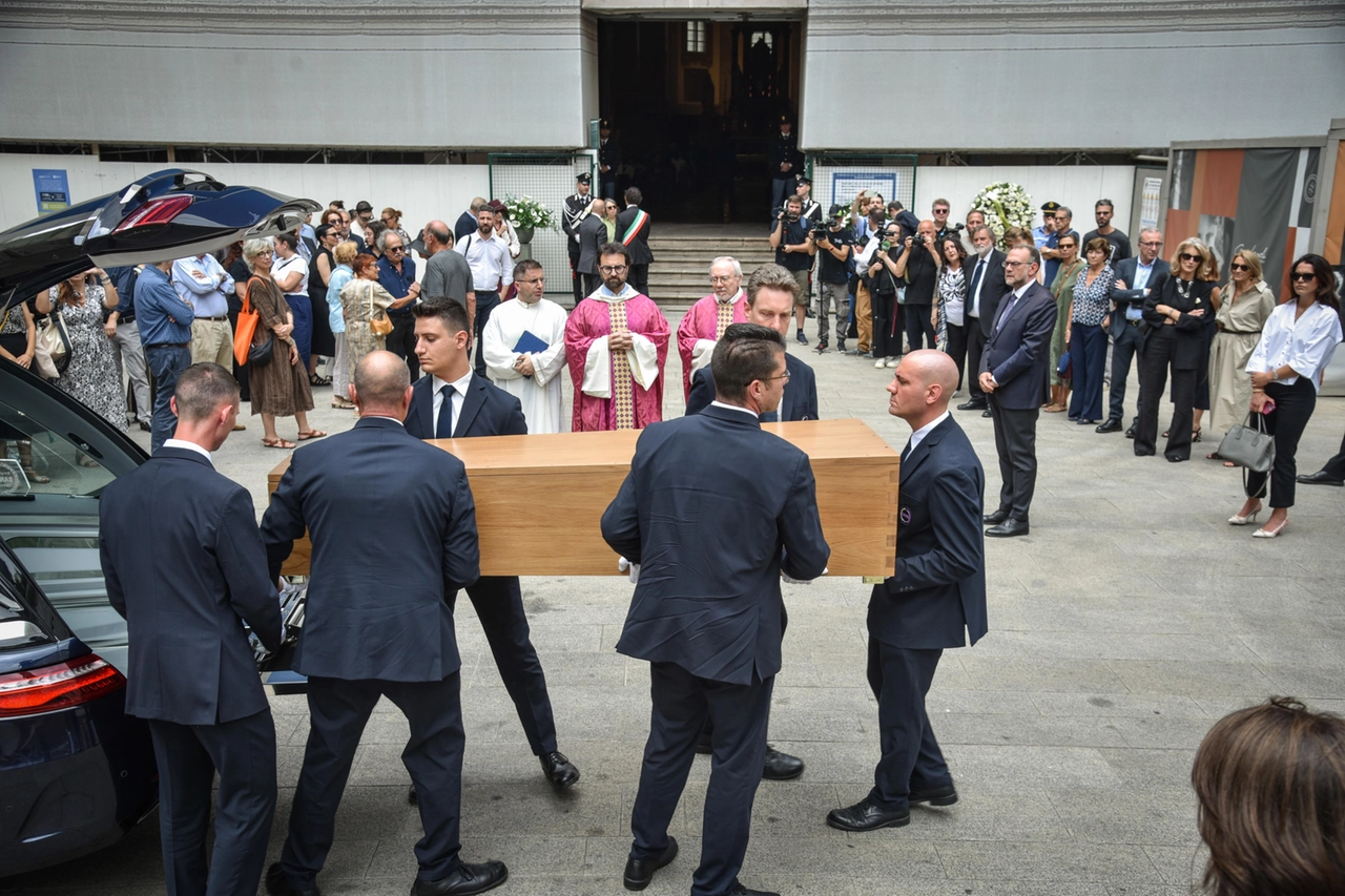 Funerale di Arnaldo Pomodoro in piazza San Fedele