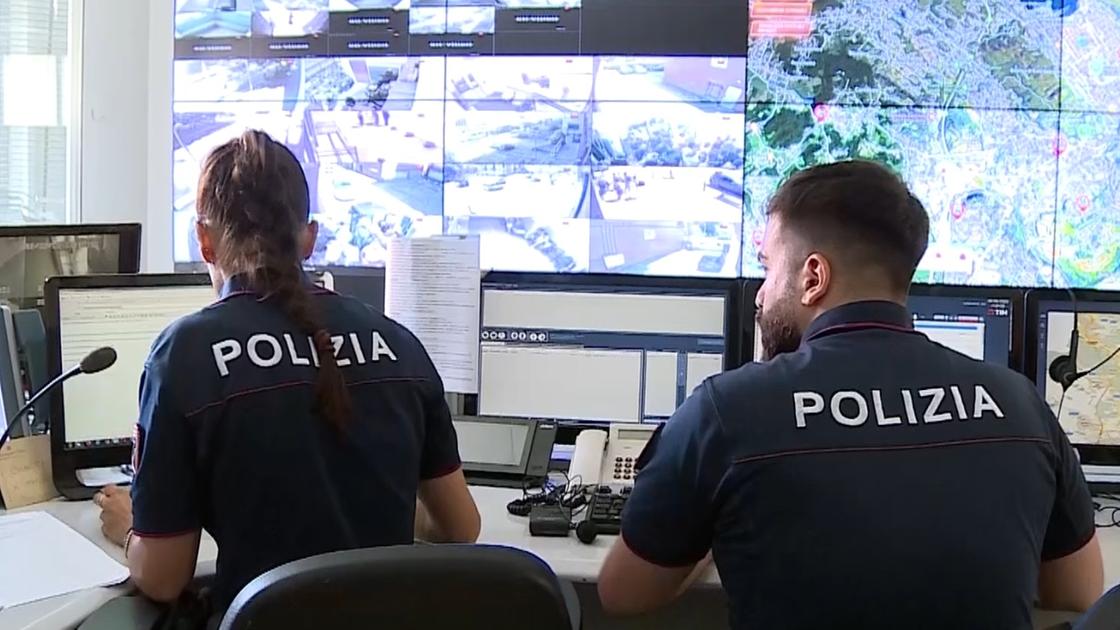 Como, assalto a un portavalori: la banda scappa ma si schianta contro il guard rail Como, assalto a un portavalori: la banda scappa ma si schianta contro il guard rail