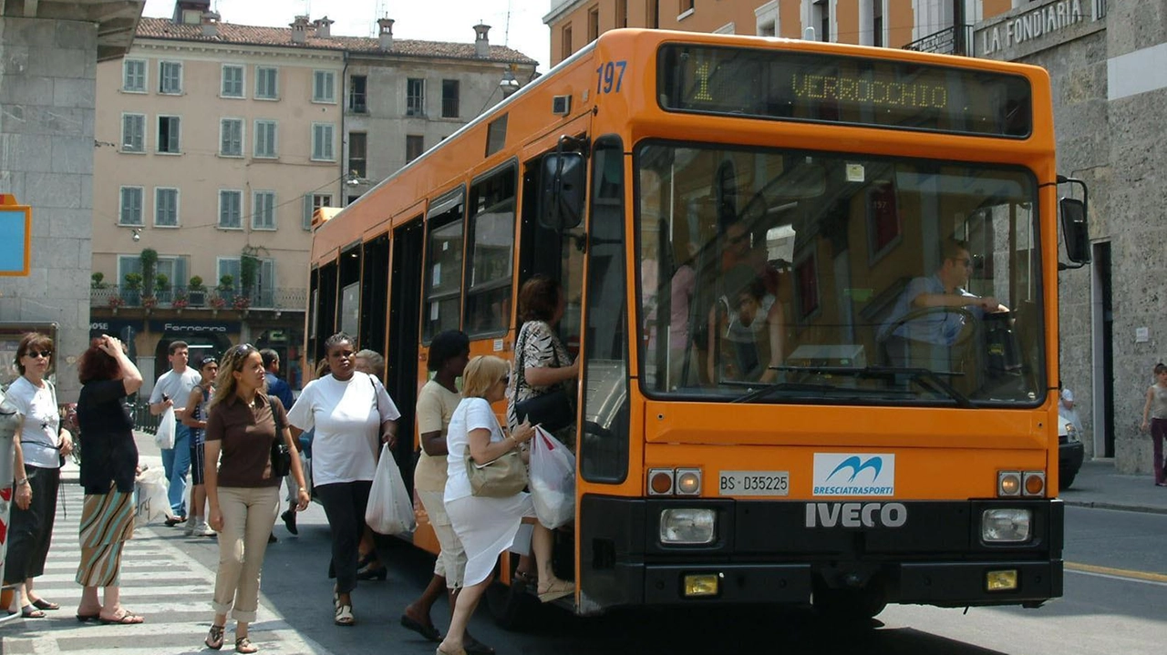 Il personale maschile e femminile è sottoposto all’esame obbligatorio Intanto i sindacati dei trasporti si preparano ad un nuovo sciopero Il personale maschile e femminile è sottoposto all’esame obbligatorio Intanto i sindacati dei trasporti si preparano ad un nuovo sciopero