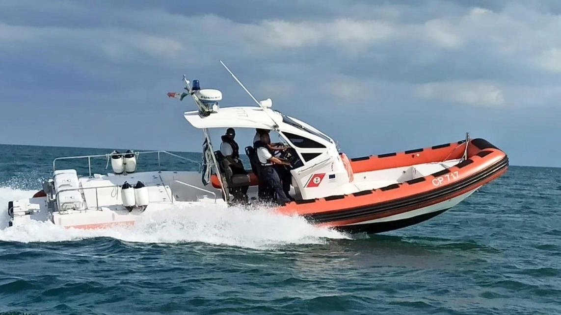 Tre uomini scomparsi in mare, ricerche nel golfo di Taranto Tre uomini scomparsi in mare, ricerche nel golfo di Taranto