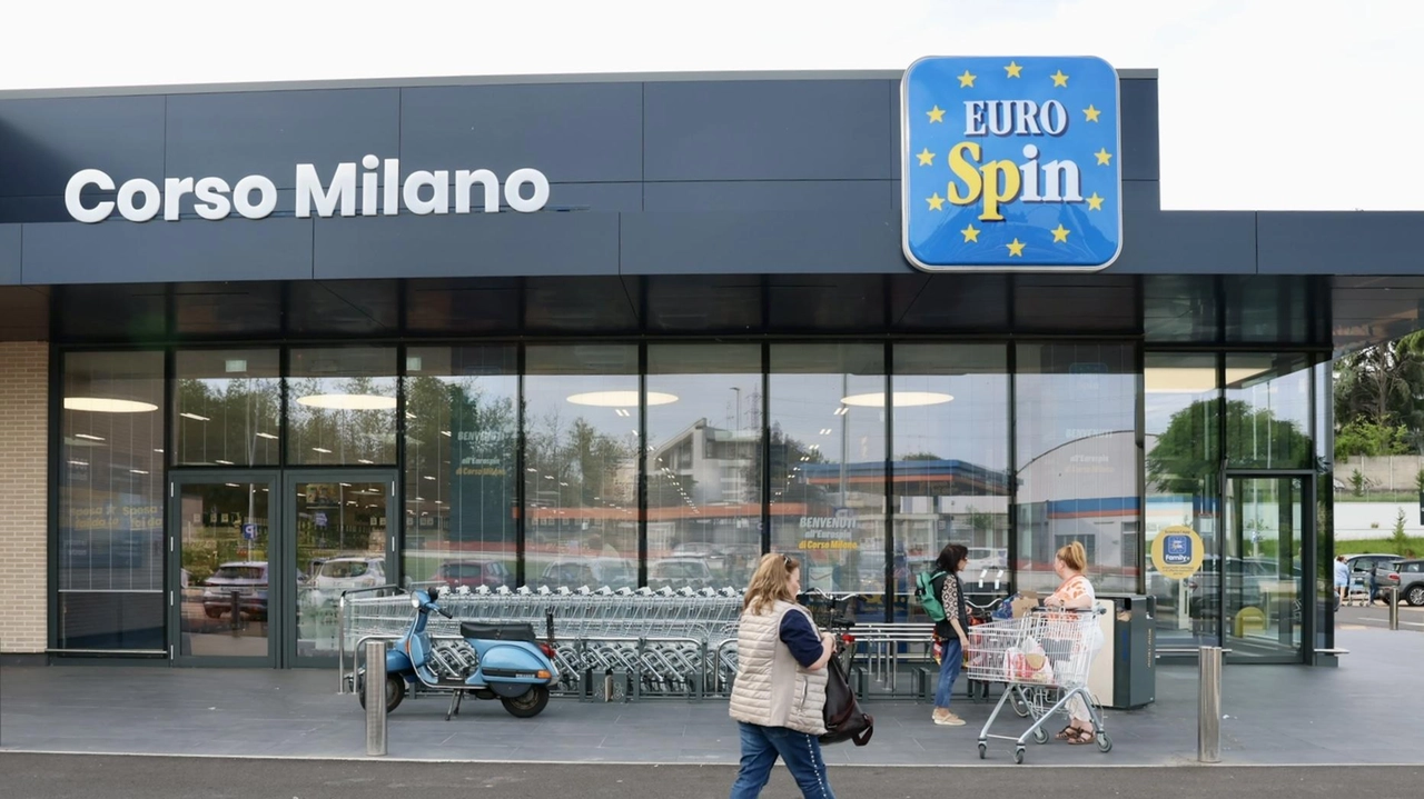 Ha sorpreso due donne intente a taccheggiare all’interno del supermercato EuroSpin di corso Milano e le ha bloccate. Sarebbe stata... Ha sorpreso due donne intente a taccheggiare all’interno del supermercato EuroSpin di corso Milano e le ha bloccate. Sarebbe stata...