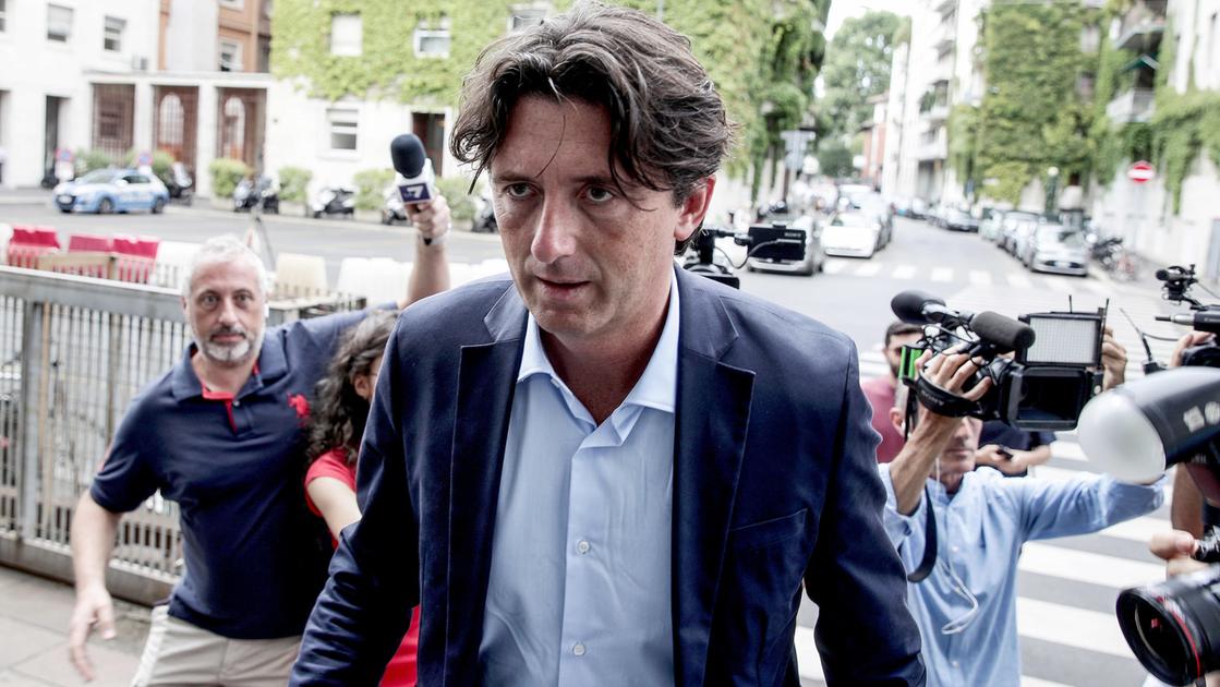Urbanistica a Milano, il caso Pella infiamma il Consiglio a Concorezzo: “Chiarezza sui rapporti col Comune” Urbanistica a Milano, il caso Pella infiamma il Consiglio a Concorezzo: “Chiarezza sui rapporti col Comune”